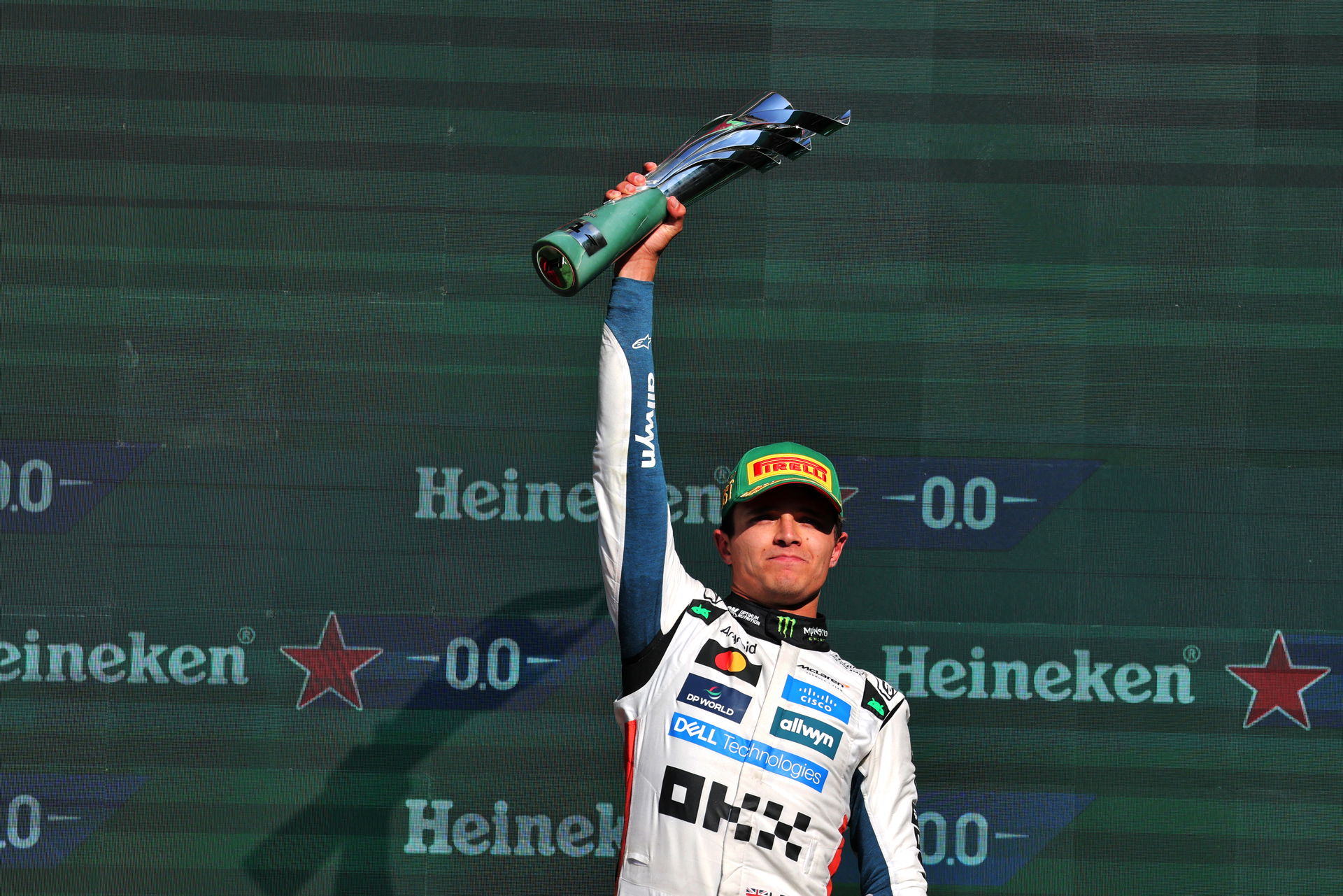 Norris returns to the top of the world championship